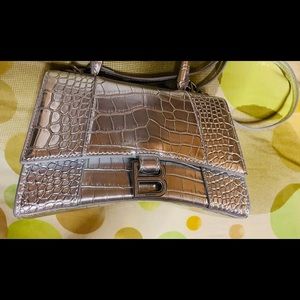 Leather bag.